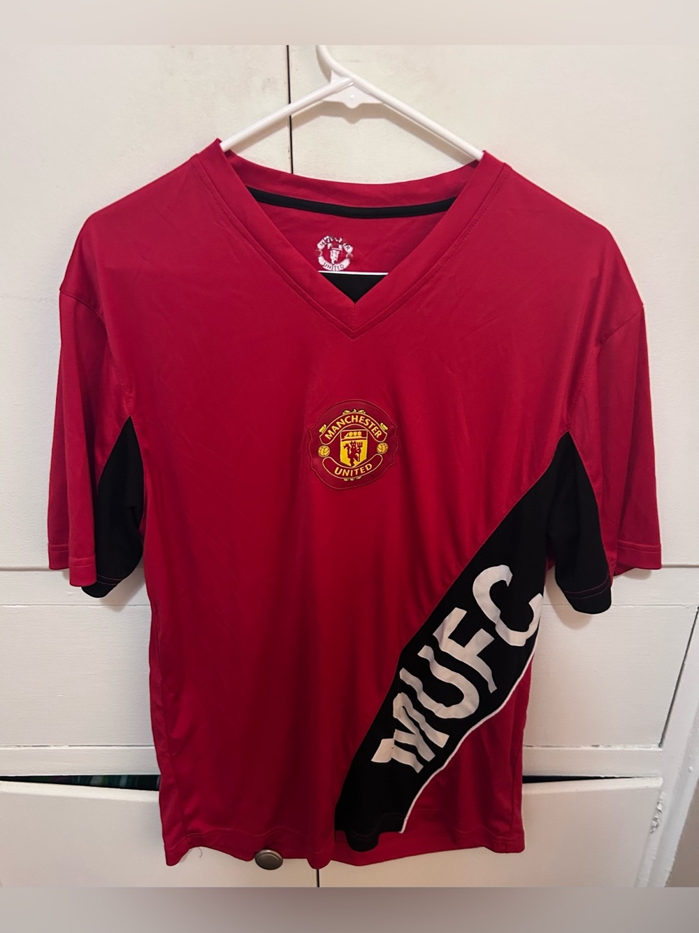Manchester United shirt size mens large